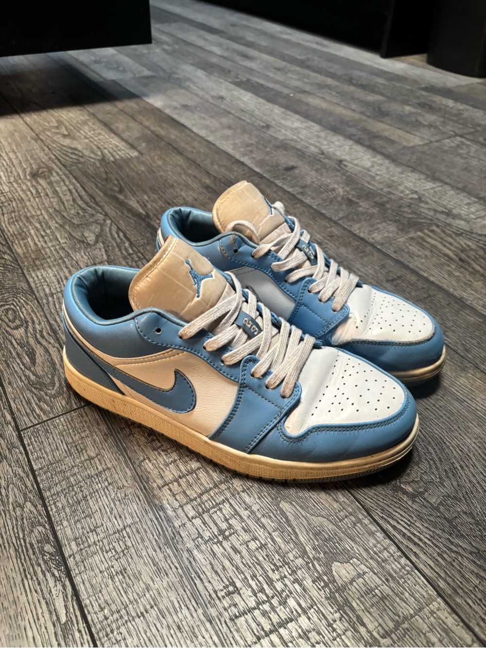 Jordan Low-Top Sneakers in White and Light Blue